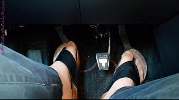 Preview 1 of Father Forcing Fuck Daughter - Pedal Pumping in Hausschuhen ** Nylonfeet **