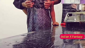 Preview 1 of Live Sex Vedios - प्लीज अभी नहीं चोदो कोई आ जायेगा।भाभी को कीचन में जबरदस्ती चोदा