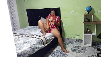 Preview 1 of Ise Praflam - Grabo a mi madrastra mientras se masturba viendo porno