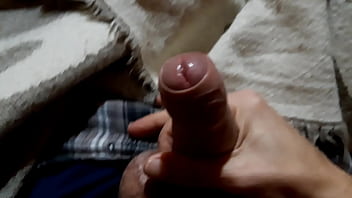 Preview 4 of Youmg Ffm - Levantando el pene con un buen prepucio