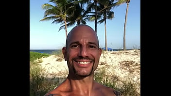 Preview 2 of Nxx Com Love - BEACH DAY