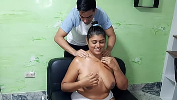 Preview 2 of Naughty America Com Xx - Le hago un masaje a mi madrastra y le chupo las tetas