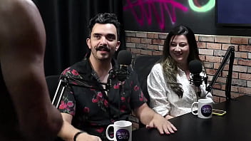 Preview 3 of Between Study - Ela ficou dando pra todos os amigos dele,  e ele confessou que traiu ela 5x  - Bella Mantovani e O Fera