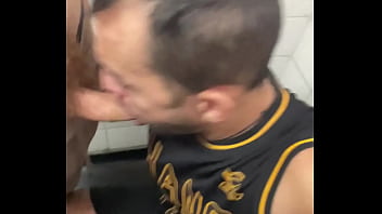 Preview 2 of 404 Sex Video - Que Ruivo Gostoso.. N&atilde_o prometeu NADA,  entregou TUDO Descarregou na boca