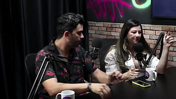 Preview 2 of Xxx Sex Scandal Pinay - O cara decidiu falar de pol&iacute_tica no encontro com ela dentro da balada liberal - Bella Mantovani e O Fera