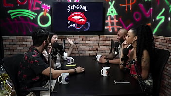 Preview 3 of Xxx Sex Scandal Pinay - O cara decidiu falar de pol&iacute_tica no encontro com ela dentro da balada liberal - Bella Mantovani e O Fera