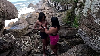Preview 2 of Friend Sister Said To Have Sex - Cuzinho da Bonequinha Trans Bem Apertadinho na Praia Escondida