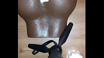 Preview 2 of Sunny Leone To Fuc - Sucer son gode et son jouet remplis de chantilly