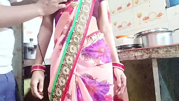 Preview 3 of Twins Hot - देसी भाभी बर्तन धो रही थी तभी उसका देवर आया और बोला की भाभी आपका चूत चाहिए दोगे क्या।हिंदी ऑडियो।