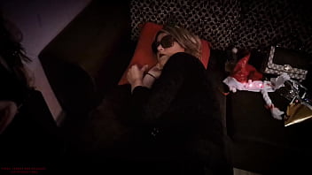 Preview 1 of Gasmask Vacbed - She let go after the festive evening... and nothing was the same after her first sodomy on New Year&#039_s Eve 2022 !!