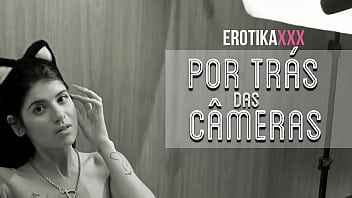 Preview 1 of Xx Goem - Gauchinha brinca com duas pirocas enormes durante grava&ccedil_&atilde_o de porn&ocirc_ ga&uacute_cho - Bastidores - Yasmin Muller - Cena completa no RED