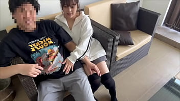 Preview 1 of Harddorce Gay - 今日家族全員家にいないからエッチしよって、彼女の家のソファーの上で沢山愛し合う大学生カップル。