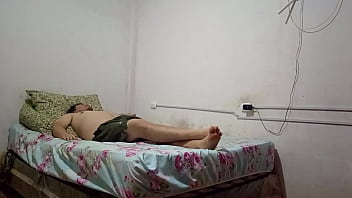 Preview 1 of Ukraine Sex Video - Me tocaba terapia para mi lesi&oacute_n en el brazo y la puta qu&eacute_ me toco,  termin&oacute_ por darle terapia a mi polla,  necesito darle un buena aceitada,  que culo de esta terapeuta