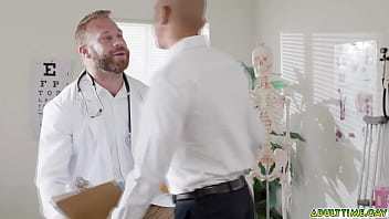 Preview 1 of Online Girl Les Xxx Com - Dr. Brogan fucking his boyfriend,  Zario Travezz in medical office