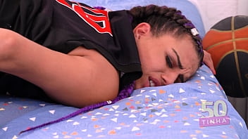 Preview 3 of Chubby Girl Bold - jogadora de basquete perde aposta e acaba dando o cuzinho - Tammy - Jota - COMPLETO NO RED