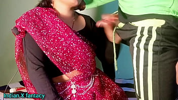 Preview 3 of Xnxx Indian Sexy Video - साड़ी में हॉट सेक्सी भाभी अपने देवर से उसके साथ ब्लोजॉब और सेक्स करने को कहती हैं