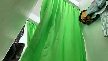 Preview 1 of Anh M Vu To - CAMARA OCULTA EN VESTIDOR DEL CENTRO COMERCIAL EN SARA