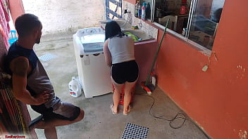 Preview 1 of Step Momy Hd Ass - A patroa saiu e a empregada n&atilde_o resistiu meu pau ereto