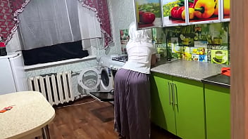 Preview 1 of Xxxv0e - Stepmom is standing in the kitchen and wants anal sex for her mature and big ass