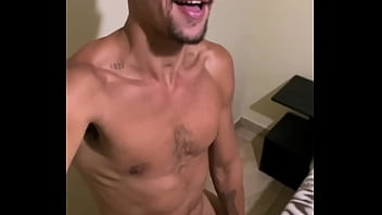Preview 1 of Porno Maniado - FUDENDO GOSTOSO A GARGANTA DO MARIDO
