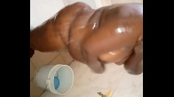 Preview 3 of Bokep Bercadar - African woman bathing