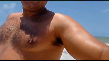 Preview 3 of Gaina Gerson - YURI GA&Uacute_CHO - CASAL PARADISE Entering the new year on the beach