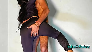 Preview 2 of Small Girl Xxx Group Sex - Xxx कॉलेज हॉट गर्लफ्रेंड को गोद में उठा कर चोदा