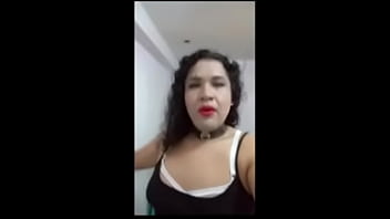 Preview 2 of Masaging Mom - Zorra travesti en youtube