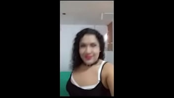 Preview 1 of Masaging Mom - Zorra travesti en youtube