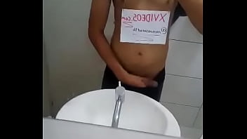 Preview 2 of Teen Age Girl Asex - Novinho dotado punheteiro