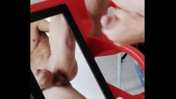 Preview 1 of Mom Kitchen Anal Lingerie - Novinho se masturbando no Espelho - Assista at&eacute_ o final