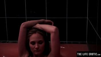 Preview 1 of Tube Plug Anal - Wet and dirty cutie fingers her pussy to orgasm in the bathtub