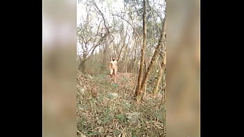 Preview 3 of Uganda Porn Videos - Explorando o mato pelad&atilde_o