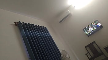 Preview 2 of Floor Lick - Video x&aacute_c minh
