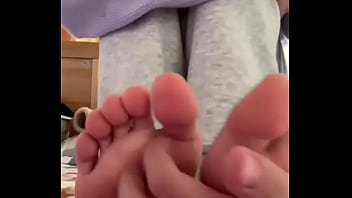 Preview 2 of Balak Man Old Whait Girl Xxx - tickle feets