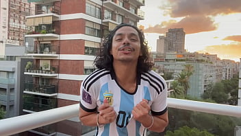 Preview 4 of Xxx Taler - WORLD CHAMPION @TURKMXXX and @andresivanoff celebrate Argentina is World Champion. Blowjobs ,  feet fetish ?,  kissing ,  and CUM  in the part 2