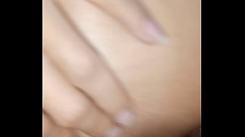 Preview 4 of Sleep Bhabi Blue - La pillo masturb&aacute_ndose y le clavo mi polla