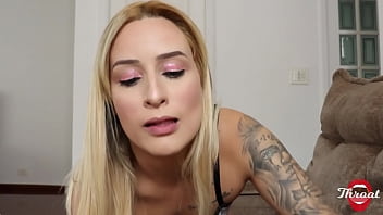 Preview 2 of Speezo Sex - Loirinha Jenifer Lol dormiu em casa,  fez footjob e mamou a rola do meu macho - Throat - Jenifer Lol/ Lord Kenobi