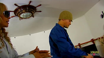 Preview 1 of Big Women Xxc - Latina milf motivates the construction workers by letting them double penetrate her with big cocks