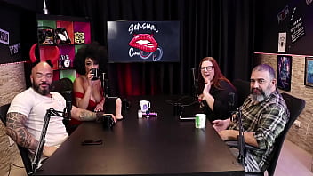Preview 2 of Jump Tit - Negra gostosa bota uma coisa molhada na boca e decide tirar a roupa e chupar os peitos - Camila Voluptas e Edgar (Podtrocar)