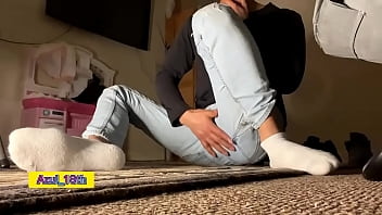Preview 1 of Hot Fuck Big Boobs In The Gym - A hot guy with a cute ass masturbates in front of the camera