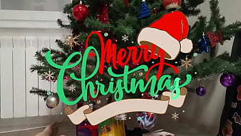 Preview 1 of Breses Yaslinporno - Redhead Girlfriend Handjob My Big Dick with Oil for Christmas Gift