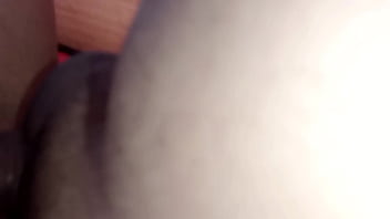 Preview 3 of Mommy Fuck While Phone Going - La linda vecina hace ejercicios en la zona com&uacute_n y le ofrezco dinero a cambio de follarmela con ese gran culo qu&eacute_ tiene