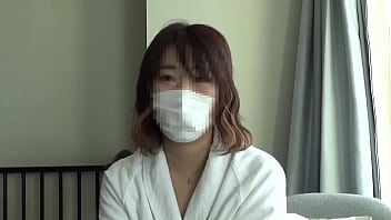 Preview 2 of Office Bigboobs - 『マスクde本物素人』子連れママ中出し、中出し２連発、子供連れで撮影にきた人妻に、初撮影中出し、個人撮影、個撮完全オリジナル９０人目