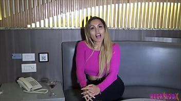 Preview 1 of Tube Porn Michele T - Presentando a escort a una linda caribe&ntilde_a