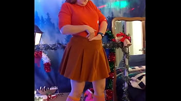Preview 1 of New Girl English Hd - Hotwife Steffi Velma sans pussy dance (another dirty bit)