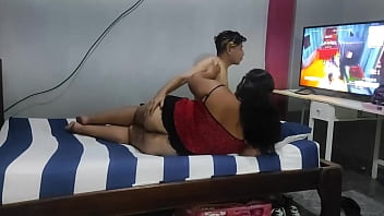 Preview 4 of Www Xhub Com Hd - El cornudo de mi mejor amigo se va trabajar mientra yo me quedo en su cuarto jugando mientra su esposa semi desnuda lo siento por mi amigo pero al final tuve que follarmela la muy puta