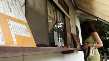 Preview 1 of Snnuy Leoe - 早速ヤリたいモードの奥様　人がいてもお構いなしでちんこを吸い込んでくるんですよｗアナル舐めありの高画質フル動画はURLをコピペで⇛https://is.gd/6OQ7Jt
