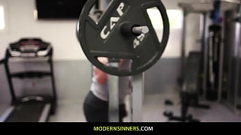 Preview 1 of Only Pune New Xxx Video - Muscular studs can&#039_t hide their feelings in the gym - Nick Fitt,  Roman Todd