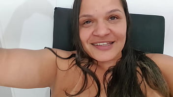 Preview 4 of Maledom Humiliation - Paty Bumbum se arreganha a espera de um grande peru de natal .